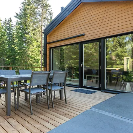 Himoskuutio 10, Erillistalo, Ulkoporeallas Jämsä